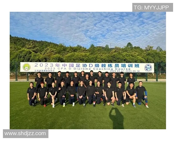 南京足球队荣登全国足球团队协作排行榜第五名展现团队精神与实力