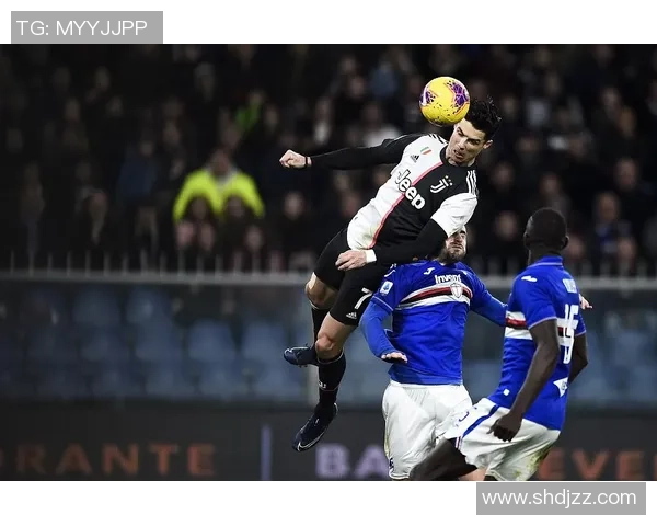 高清足球明星头球瞬间壁纸尽在掌握中尽情享受运动激情与视觉盛宴 高清足球明星头球瞬间壁纸尽在掌握中尽情享受运动激情与视觉盛宴