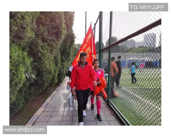 东方901足球引领新潮流助力青少年足球发展与梦想实现