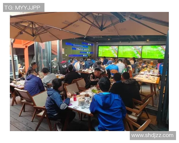 国庆假期足球盛宴各地球迷齐聚欢庆祖国华诞激情四溢尽享精彩赛事 国庆假期足球盛宴各地球迷齐聚欢庆祖国华诞激情四溢尽享精彩赛事