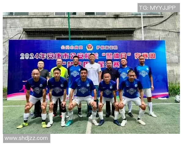 海防队足球：团结拼搏展现青春风采，勇夺赛场荣耀与梦想