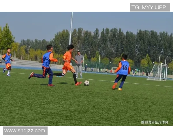 足球新课标引领青少年体育教育改革助力全面发展与健康成长