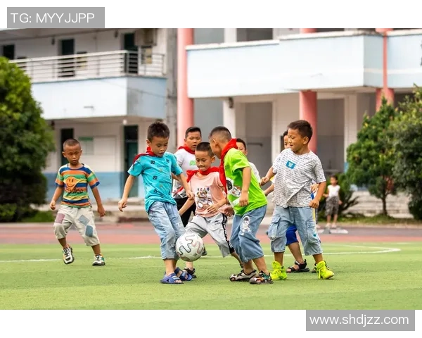 足球红蛋的奇妙旅程探索与成长的故事 足球红蛋的奇妙旅程探索与成长的故事